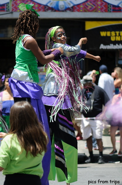 stilt dancers2010d14c196.jpg